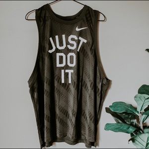 Nike workout tank